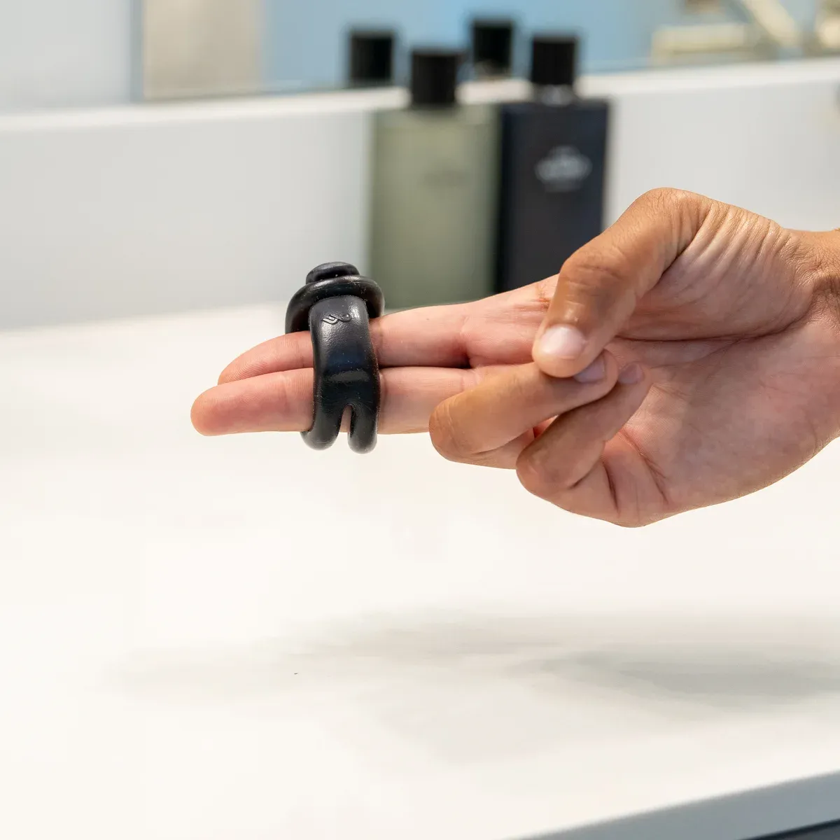 Performance Ring on two fingers